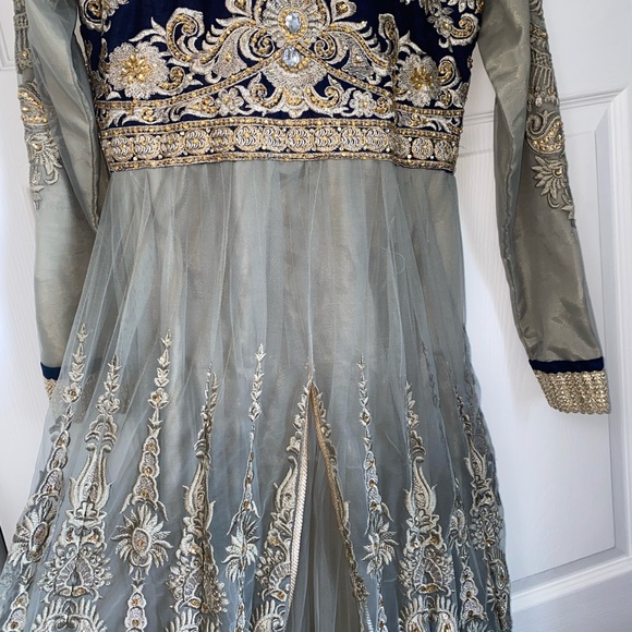 Gray and navy anarkali - Picture 4 of 4